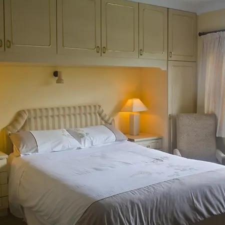 Alojamento de Acomodação e Pequeno-almoço Anchor House Only 3*